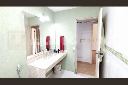 Casa à venda com 294m², 3 quartos e 3 vagas