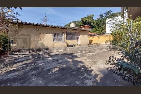Casa à venda com 294m², 3 quartos e 3 vagas