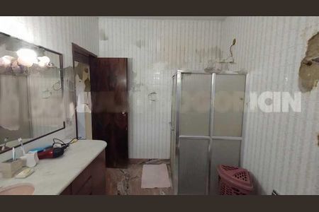 Casa à venda com 294m², 3 quartos e 3 vagas