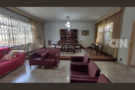 Casa à venda com 294m², 3 quartos e 3 vagas