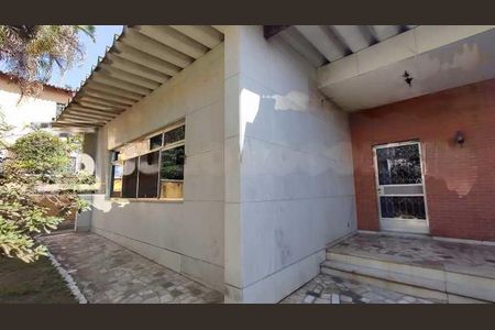 Casa à venda com 294m², 3 quartos e 3 vagas