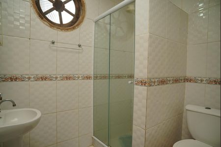 Banheiro do Quarto 1 de casa para alugar com 3 quartos, 450m² em Itaipuaçu, Maricá