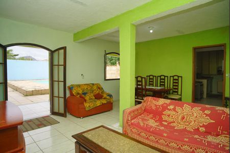 Sala de casa para alugar com 3 quartos, 450m² em Itaipuaçu, Maricá