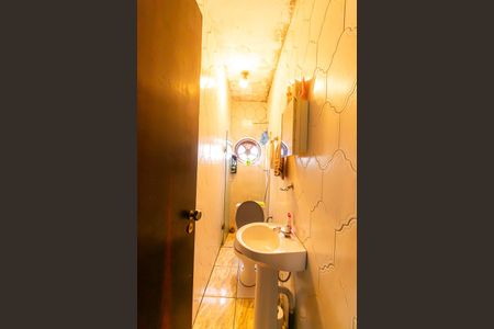 Casa à venda com 231m², 6 quartos e 1 vagaCasa 3 - Banheiro 2