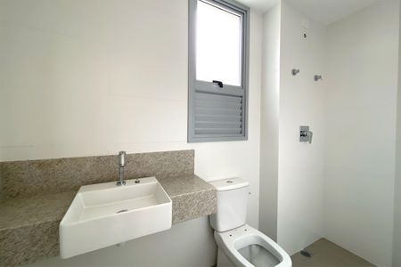 Apartamento à venda com 157m², 2 quartos e 2 vagasBanheiro da Suíte 1