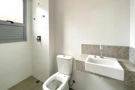 Apartamento à venda com 157m², 2 quartos e 2 vagasBanheiro da Suíte 2