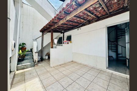Casa à venda com 125m², 2 quartos e 2 vagas