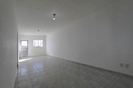Casa para alugar com 130m², 2 quartos e 6 vagasSala