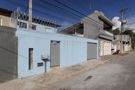 Casa para alugar com 130m², 2 quartos e 6 vagasFachada