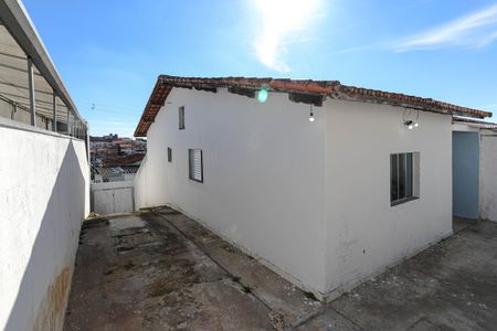 Casa para alugar com 130m², 2 quartos e 6 vagasQuintal