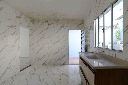 Casa para alugar com 130m², 2 quartos e 6 vagasCozinha
