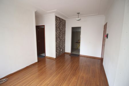 Sala de apartamento para alugar com 2 quartos, 62m² em Jardim Riacho das Pedras, Contagem