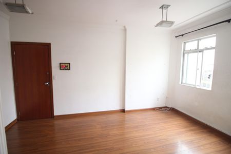 Sala de apartamento para alugar com 2 quartos, 62m² em Jardim Riacho das Pedras, Contagem
