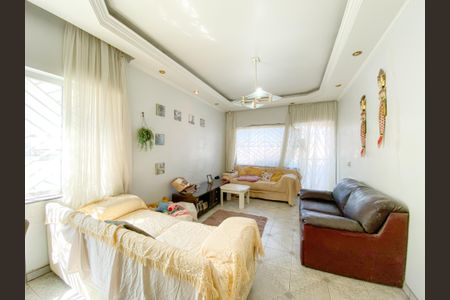 Casa para alugar com 280m², 3 quartos e 3 vagas Casa para alugar com 280m², 3 quartos e 3 vagasSala