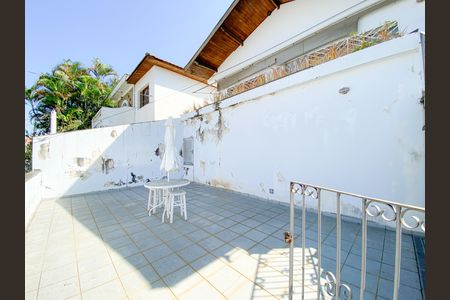 Casa para alugar com 280m², 3 quartos e 3 vagas Casa para alugar com 280m², 3 quartos e 3 vagasVaranda