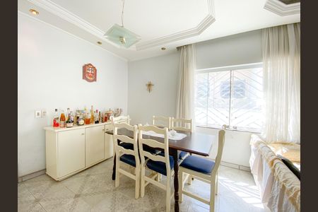 Casa para alugar com 280m², 3 quartos e 3 vagas Casa para alugar com 280m², 3 quartos e 3 vagasSala