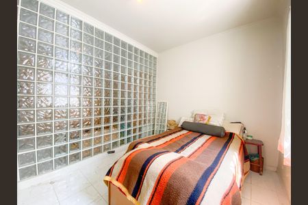 Casa para alugar com 280m², 3 quartos e 3 vagas Casa para alugar com 280m², 3 quartos e 3 vagasQuarto 2