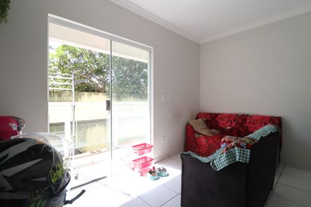 Sala de apartamento para alugar com 2 quartos, 47m² em Jardim Holanda, Uberlândia