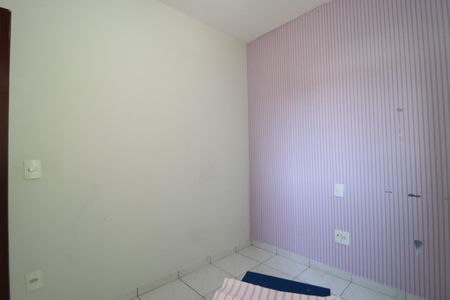 Quarto 1 de apartamento para alugar com 2 quartos, 47m² em Jardim Holanda, Uberlândia
