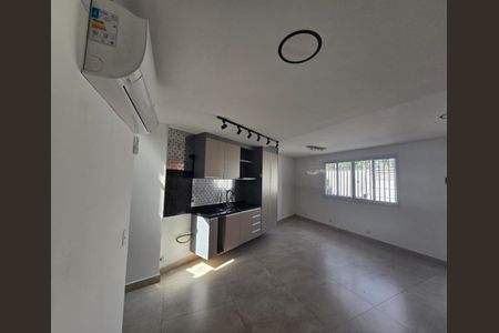 Foto 02 de casa à venda com 3 quartos, 112m² em Jardim Bonfiglioli, São Paulo
