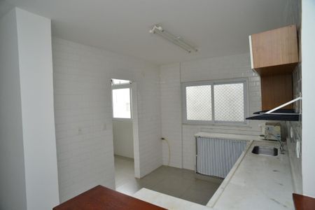 Casa de condomínio à venda com 400m², 6 quartos e 2 vagas Casa de condomínio à venda com 400m², 6 quartos e 2 vagasCozinha 2º Piso
