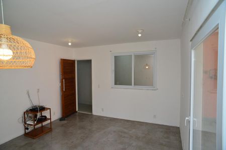 Casa de condomínio à venda com 400m², 6 quartos e 2 vagas Casa de condomínio à venda com 400m², 6 quartos e 2 vagasSala