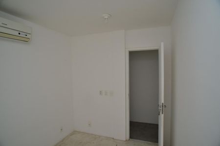 Casa de condomínio à venda com 400m², 6 quartos e 2 vagas Casa de condomínio à venda com 400m², 6 quartos e 2 vagasQuarto