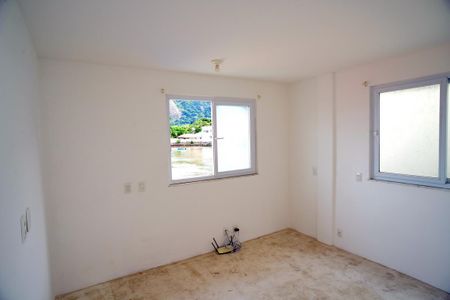 Casa de condomínio à venda com 400m², 6 quartos e 2 vagas Casa de condomínio à venda com 400m², 6 quartos e 2 vagasSuíte Principal