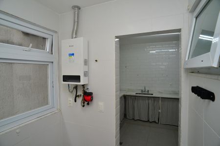 Casa de condomínio à venda com 400m², 6 quartos e 2 vagas Casa de condomínio à venda com 400m², 6 quartos e 2 vagasÁrea de Serviço