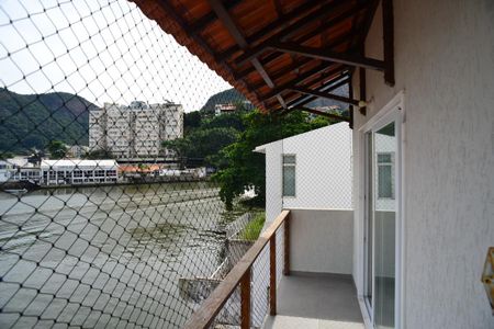 Casa de condomínio à venda com 400m², 6 quartos e 2 vagas Casa de condomínio à venda com 400m², 6 quartos e 2 vagasVaranda Suíte Principal 2º Piso