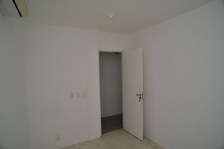 Casa de condomínio à venda com 400m², 6 quartos e 2 vagas Casa de condomínio à venda com 400m², 6 quartos e 2 vagasQuarto