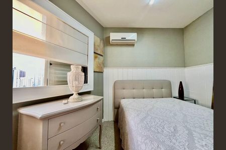 Apartamento à venda com 222m², 3 quartos e 3 vagas Apartamento à venda com 222m², 3 quartos e 3 vagasQuarto 1