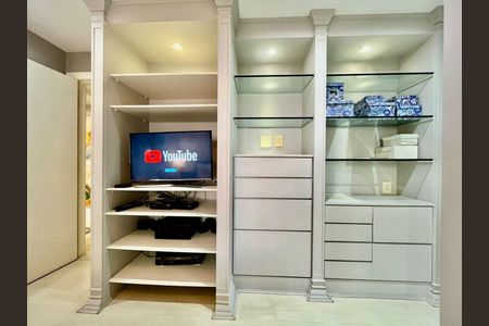 Apartamento à venda com 222m², 3 quartos e 3 vagas Apartamento à venda com 222m², 3 quartos e 3 vagasQuarto 2