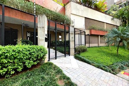 Apartamento à venda com 222m², 3 quartos e 3 vagas Apartamento à venda com 222m², 3 quartos e 3 vagasFachada