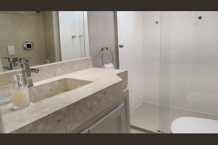 Apartamento à venda com 222m², 3 quartos e 3 vagas Apartamento à venda com 222m², 3 quartos e 3 vagasBanheiro 1