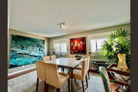 Apartamento à venda com 222m², 3 quartos e 3 vagas Apartamento à venda com 222m², 3 quartos e 3 vagasSala de Jantar