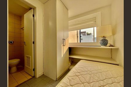 Apartamento à venda com 222m², 3 quartos e 3 vagas Apartamento à venda com 222m², 3 quartos e 3 vagasQuarto 2