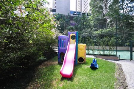Apartamento à venda com 222m², 3 quartos e 3 vagas Apartamento à venda com 222m², 3 quartos e 3 vagasEspaço Kids
