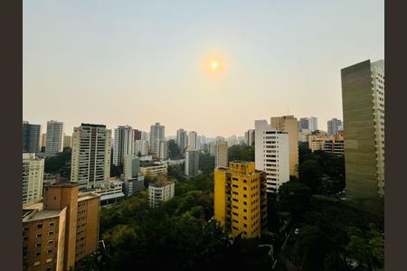 Apartamento à venda com 222m², 3 quartos e 3 vagas Apartamento à venda com 222m², 3 quartos e 3 vagasVista