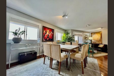 Apartamento à venda com 222m², 3 quartos e 3 vagas Apartamento à venda com 222m², 3 quartos e 3 vagasSala de Jantar