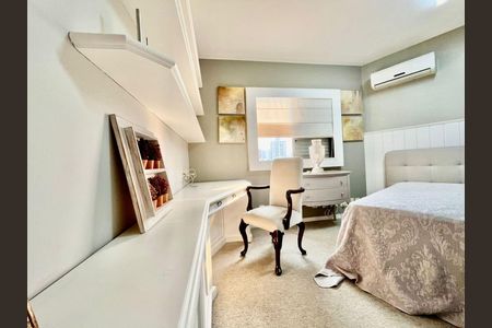 Apartamento à venda com 222m², 3 quartos e 3 vagas Apartamento à venda com 222m², 3 quartos e 3 vagasQuarto 1
