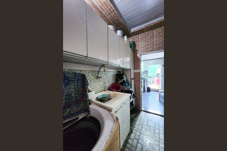 Casa à venda com 217m², 3 quartos e 1 vagaÁrea de Serviço 
