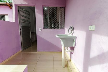 Casa para alugar com 38m², 1 quarto e 1 vagaÁrea de Serviço