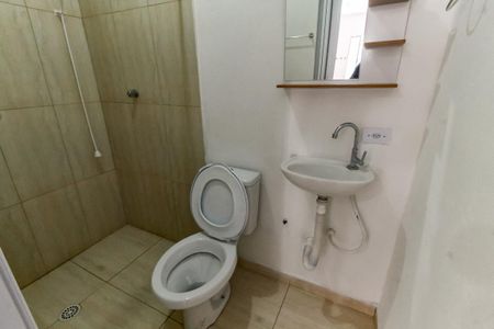 Banheiro de casa para alugar com 1 quarto, 35m² em Jardim Tres Marias, Taboão da Serra
