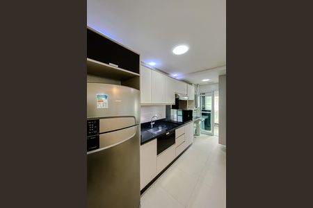 Apartamento para alugar com 77m², 2 quartos e 2 vagas Apartamento para alugar com 77m², 2 quartos e 2 vagasCozinha