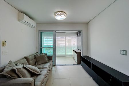 Sala de apartamento para alugar com 2 quartos, 77m² em Vila Regente Feijó, São Paulo