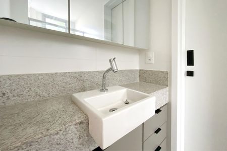Apartamento à venda com 73m², 3 quartos e 2 vagasBanheiro das Semi Suites