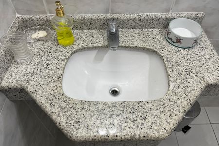 Apartamento para alugar com 70m², 2 quartos e 1 vagaBanheiro 