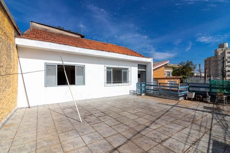 Casa à venda com 250m², 3 quartos e 5 vagas Casa à venda com 250m², 3 quartos e 5 vagasVaranda