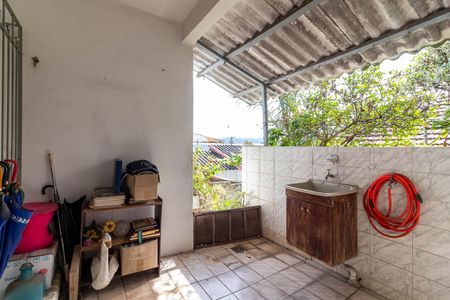 Casa à venda com 250m², 3 quartos e 5 vagas Casa à venda com 250m², 3 quartos e 5 vagasEdícula - Área de Serviço